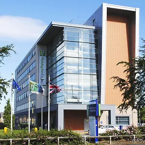 Hotel Express John Lennon Airport